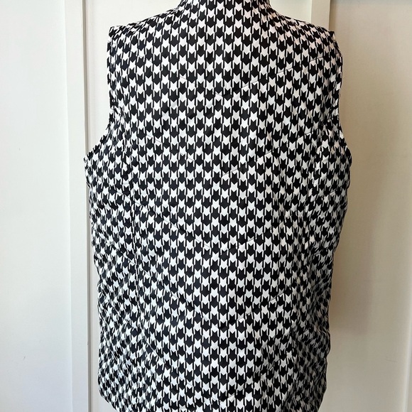 Kim Rogers Size Large Black White Full Zip Puffer Vest Geometric Pockets Belk - Picture 6 of 8